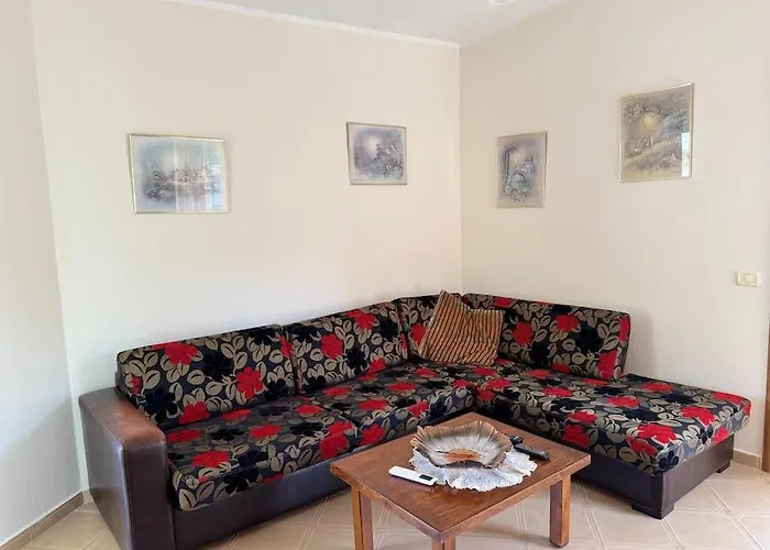 Kompleksi Lura 1 Casa de Férias