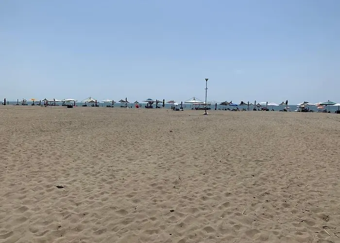Kompleksi Lura 1 * Durrës